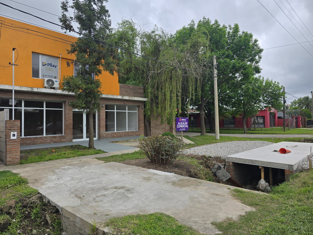 Av. Fuerza Aerea esquina J. A. Roca, Funes